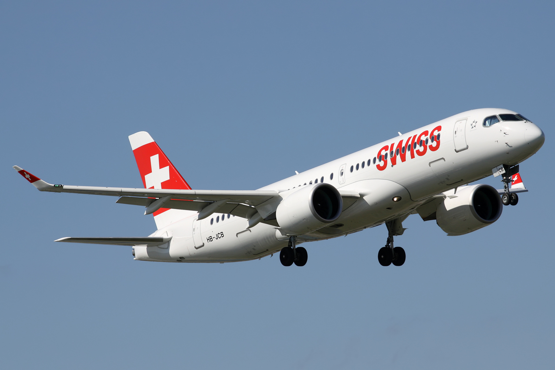 HB-JCB (Aircraft » EPWA Spotting » Airbus A220-300 » Swiss International Air Lines)