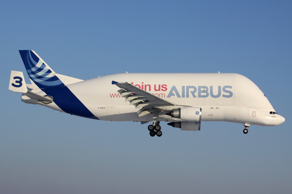 F-GSTC, Airbus Transport International (Samoloty » Spotting na EPWA » Airbus A300B4-600ST Beluga)