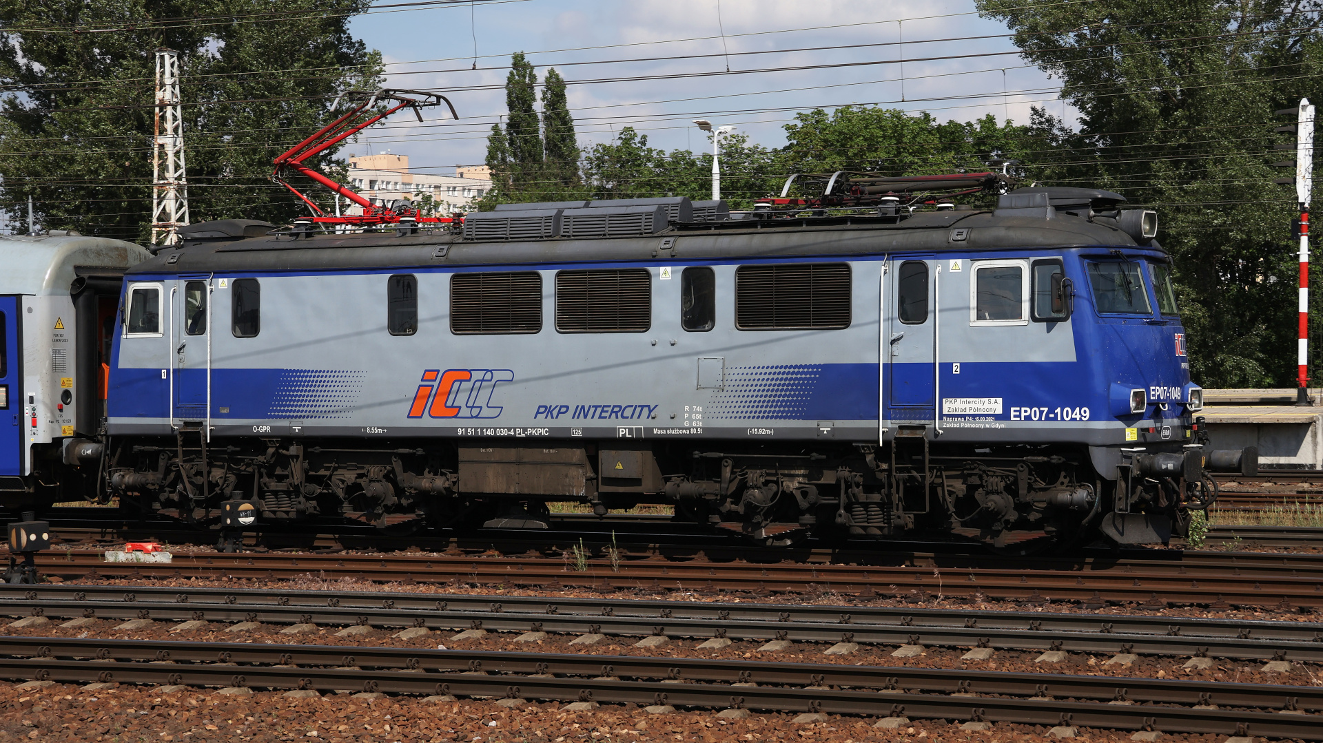 EP07-1049 (Vehicles » Trains and Locomotives » Pafawag 4E » PKP Intercity)