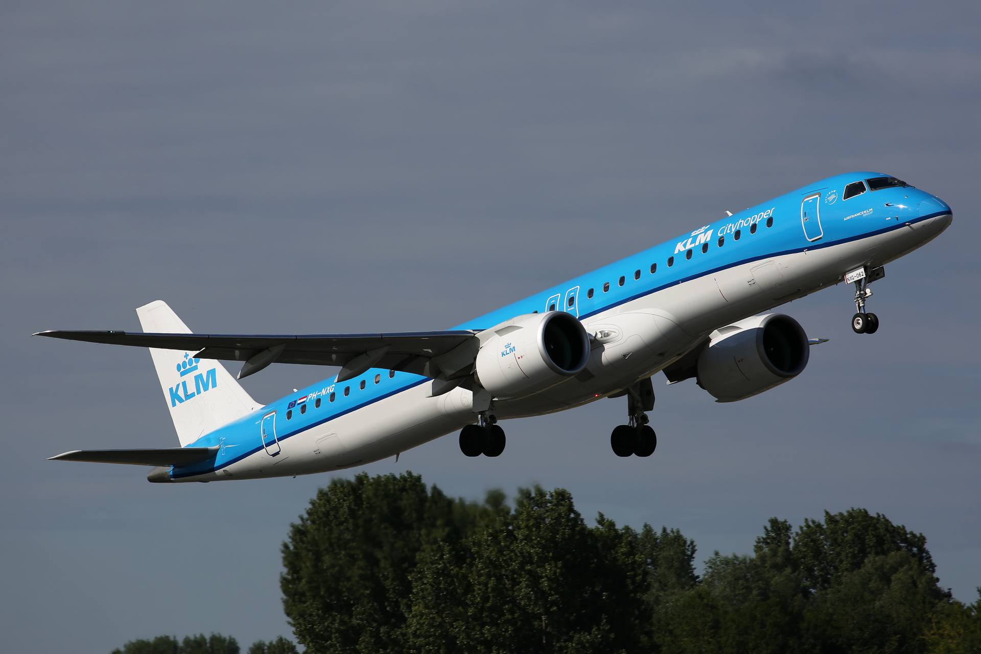 PH-NXG (Aircraft » Schiphol Spotting » Embraer E195-E2 » KLM Cityhopper)
