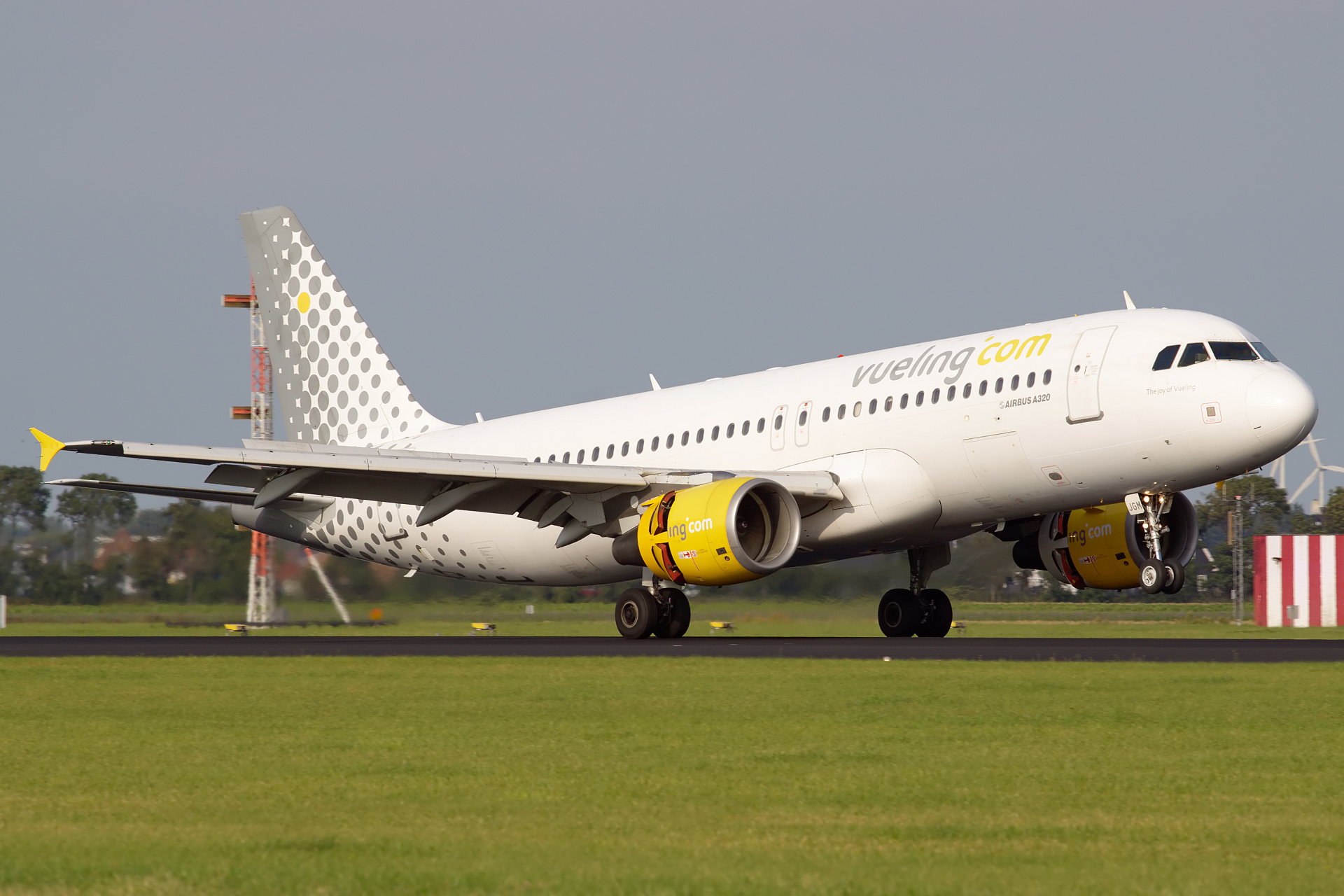 EC-JGM (Samoloty » Spotting na Schiphol » Airbus A320-200 » Vueling Airlines)