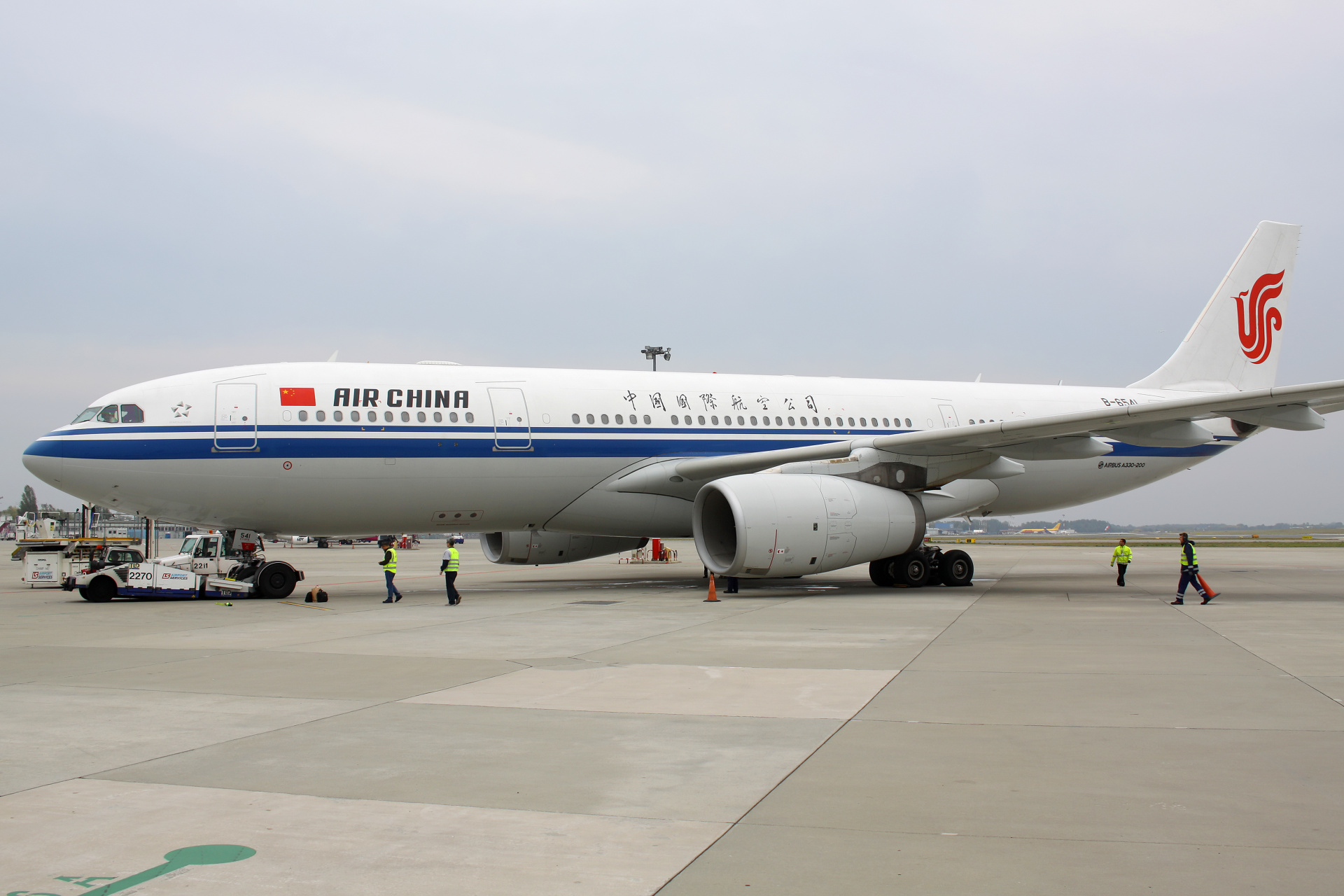 B-6541 (Samoloty » Spotting na EPWA » Airbus A330-200 » Air China)