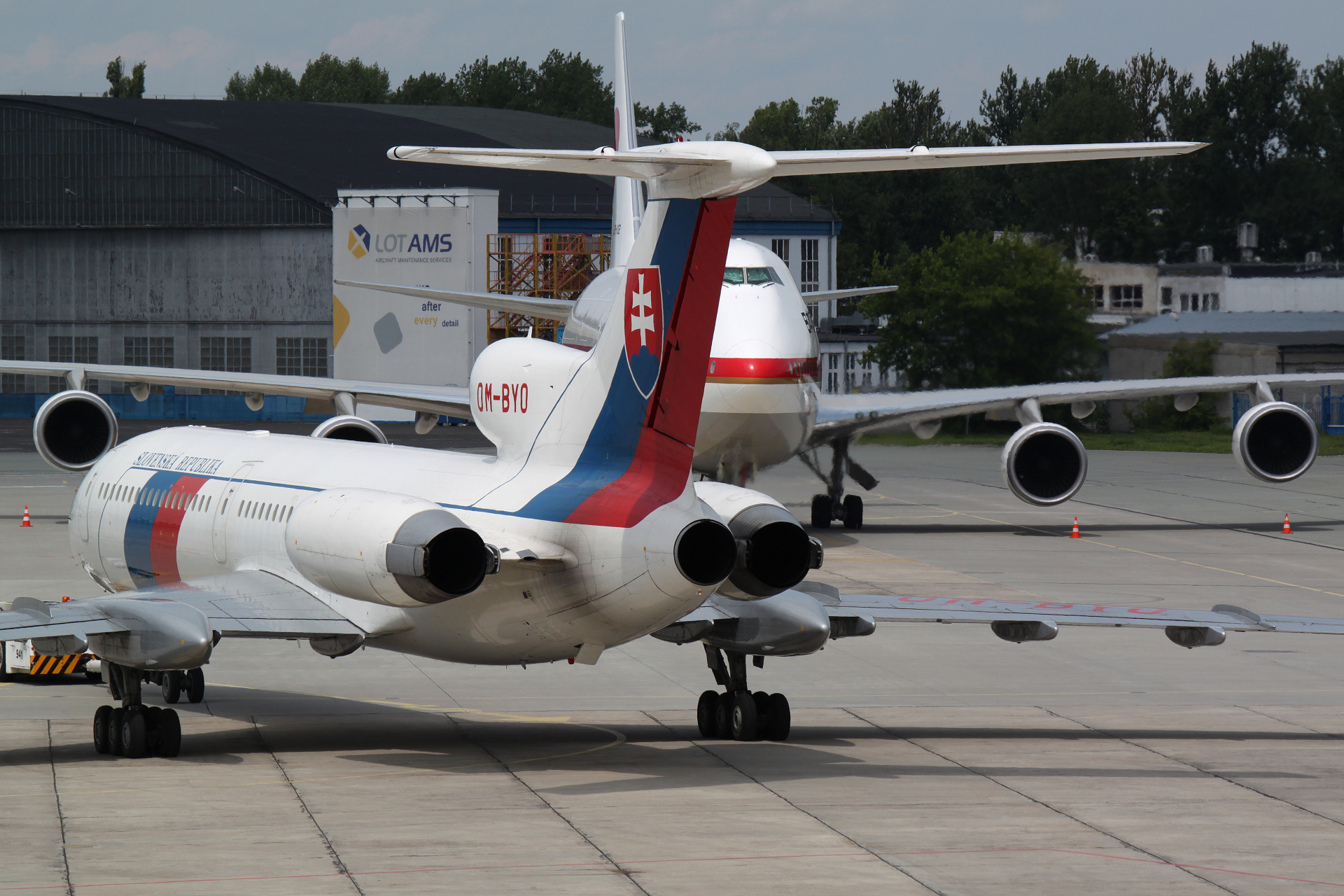 OM-BYO (Samoloty » Spotting na EPWA » Tupolew Tu-154M » Słowackie Siły Powietrzne)