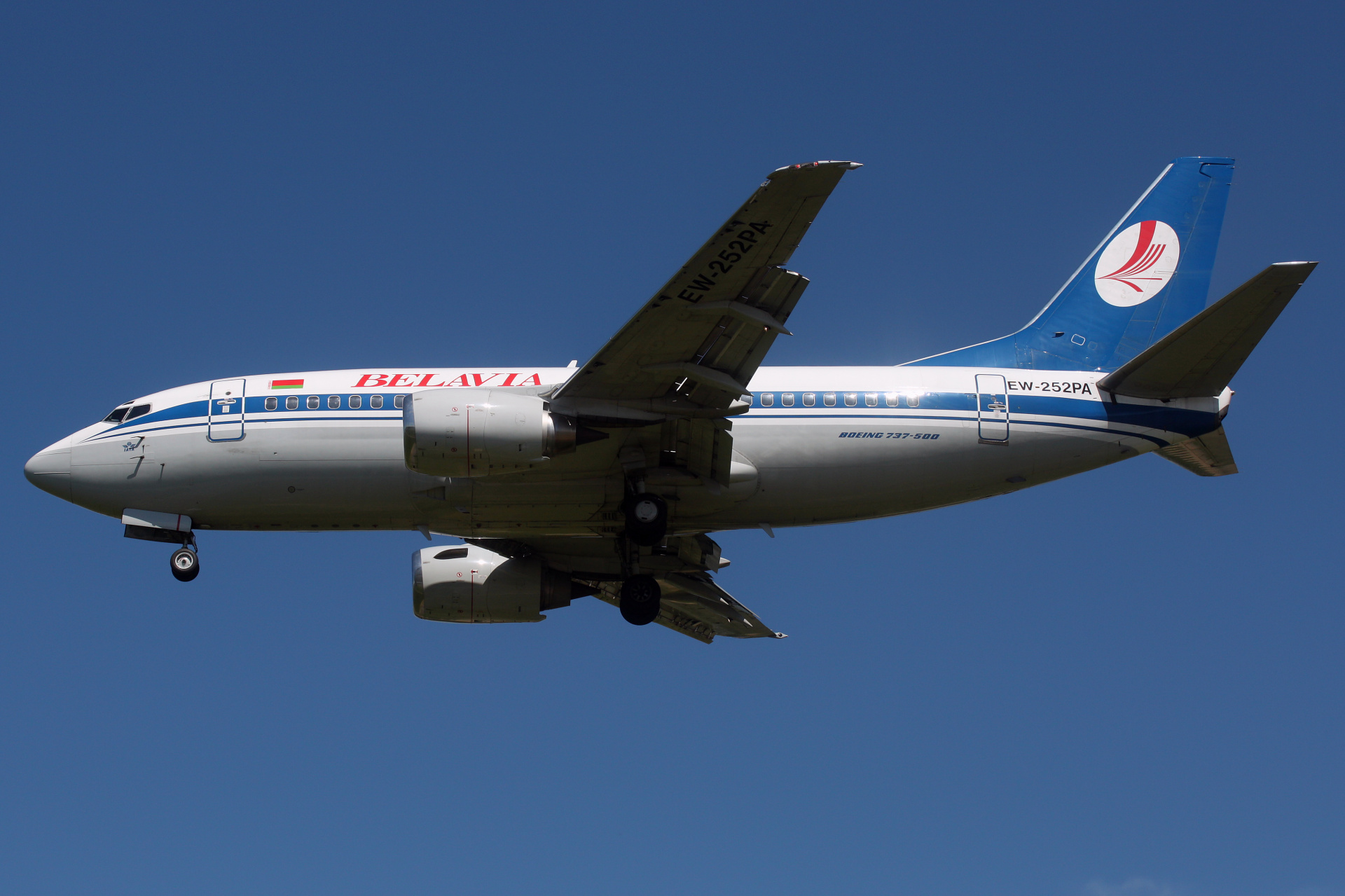 EW-252PA (Aircraft » EPWA Spotting » Boeing 737-500 » Belavia)