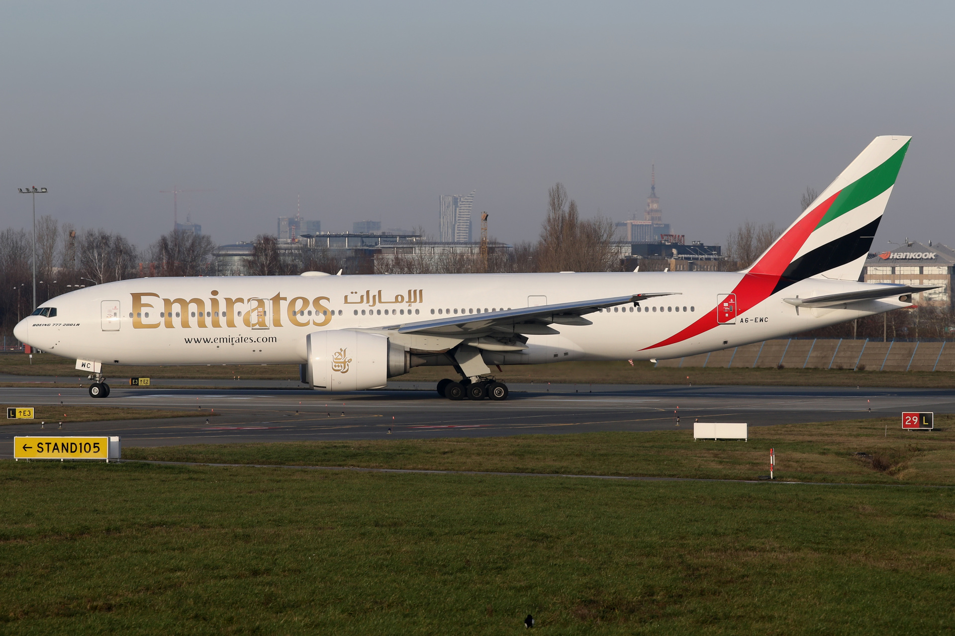 A6-EWC, Emirates (Aircraft » EPWA Spotting » Boeing 777-200LR)
