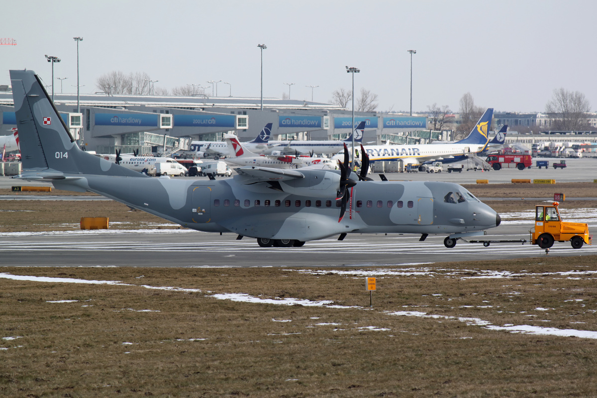 014 (Samoloty » Spotting na EPWA » CASA C-295M » Polskie Siły Powietrzne)