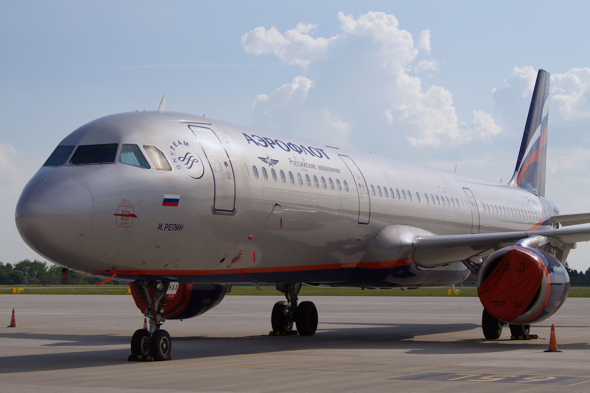 SP-HAX (Aeroflot) (Aircraft » EPWA Spotting » Airbus A321-200 » Small Planet Airlines Polska)