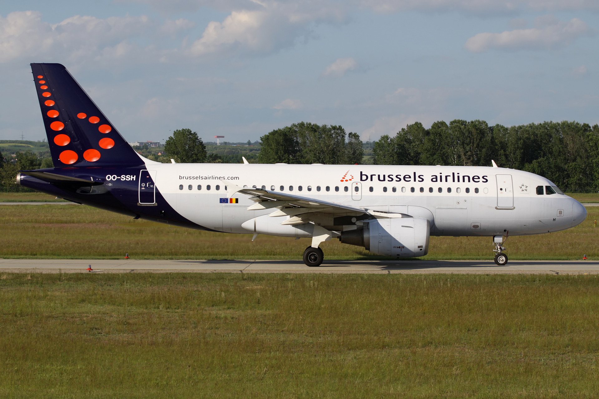 OO-SSH, Brussels Airlines (Aircraft » Ferihegy Spotting » Airbus A319-100)