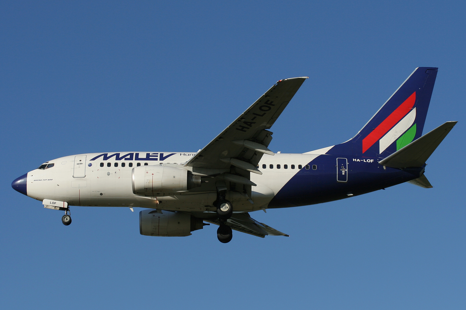 HA-LOF (Aircraft » EPWA Spotting » Boeing 737-600 » Malév Hungarian Airlines)