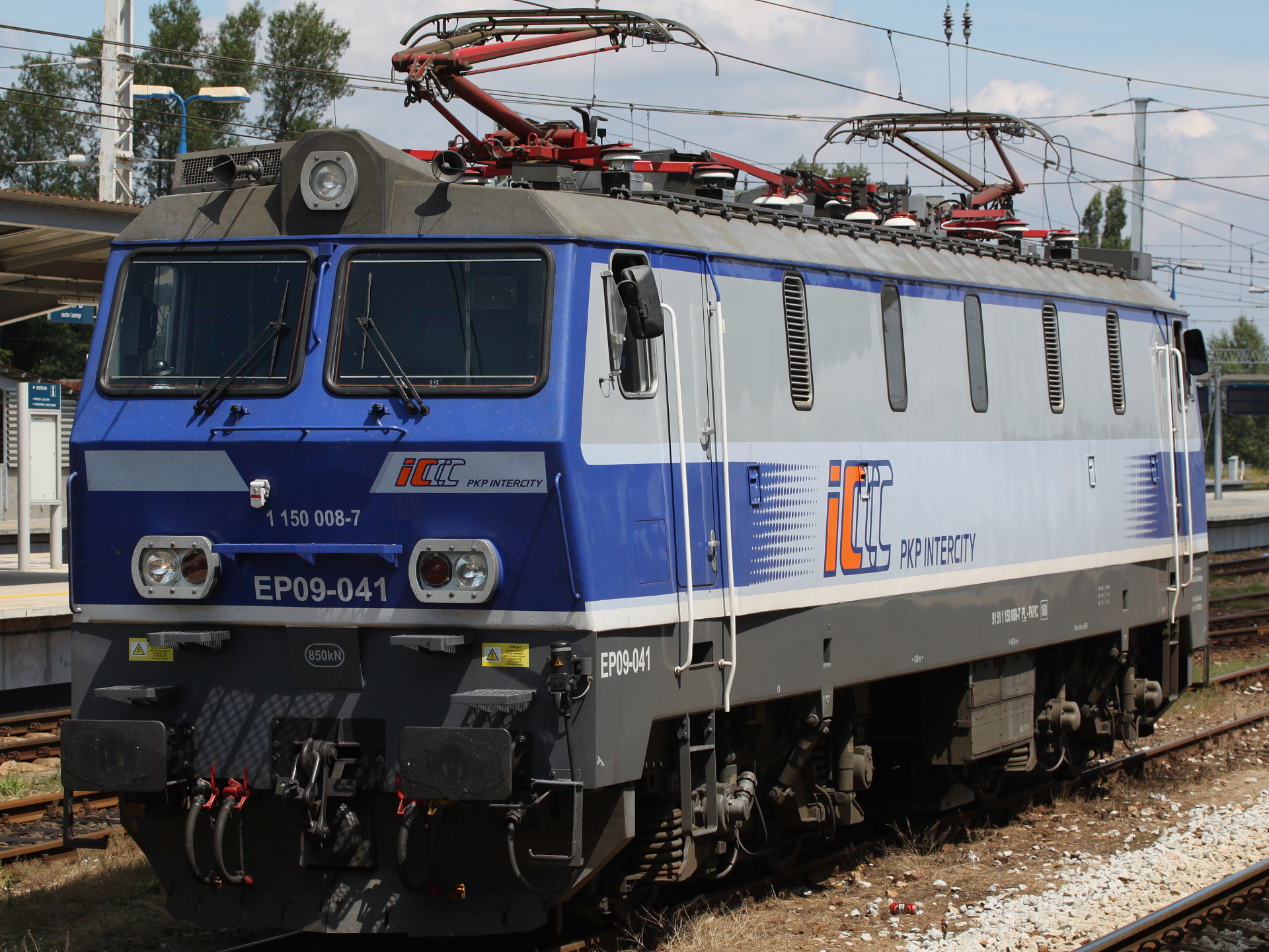 EP09-041 (Vehicles » Trains and Locomotives » Pafawag 104E)