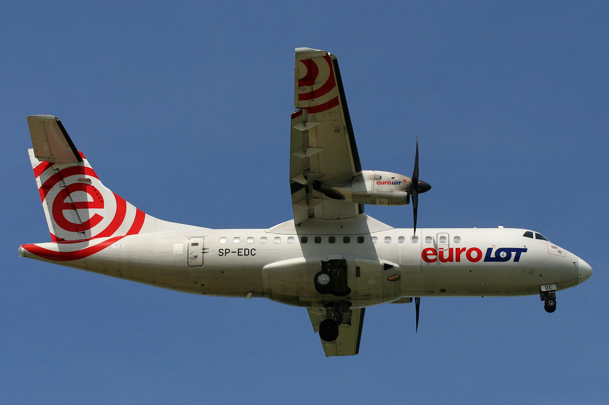 SP-EDC (Samoloty » Spotting na EPWA » ATR 42 » EuroLOT)