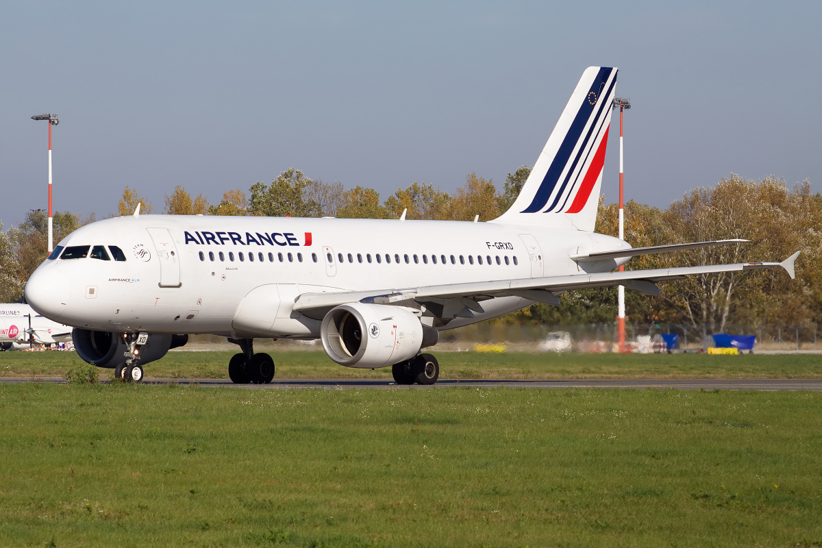 F-GRXD (nowe malowanie) (Samoloty » Spotting na EPWA » Airbus A319-100 » Air France)