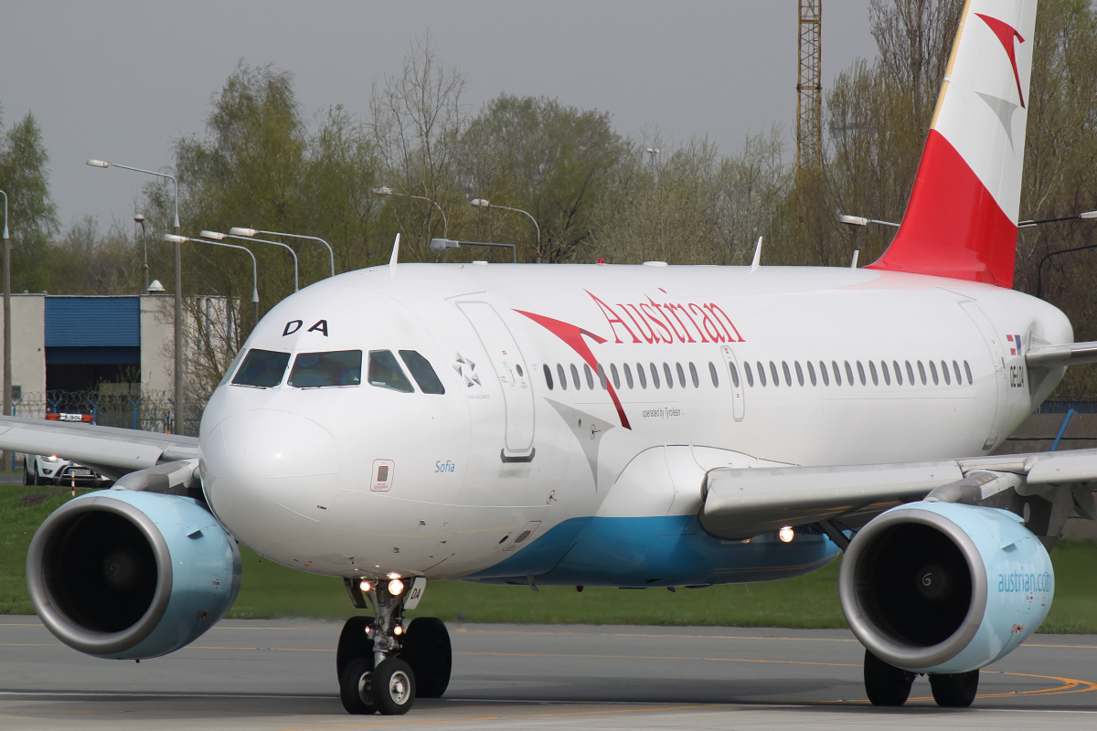 OE-LDA, Austrian Airlines (Samoloty » Spotting na EPWA » Airbus A319-100)