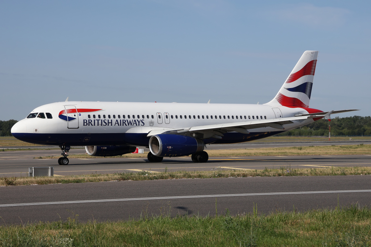 G-EUUJ (Samoloty » Spotting na EPWA » Airbus A320-200 » British Airways)