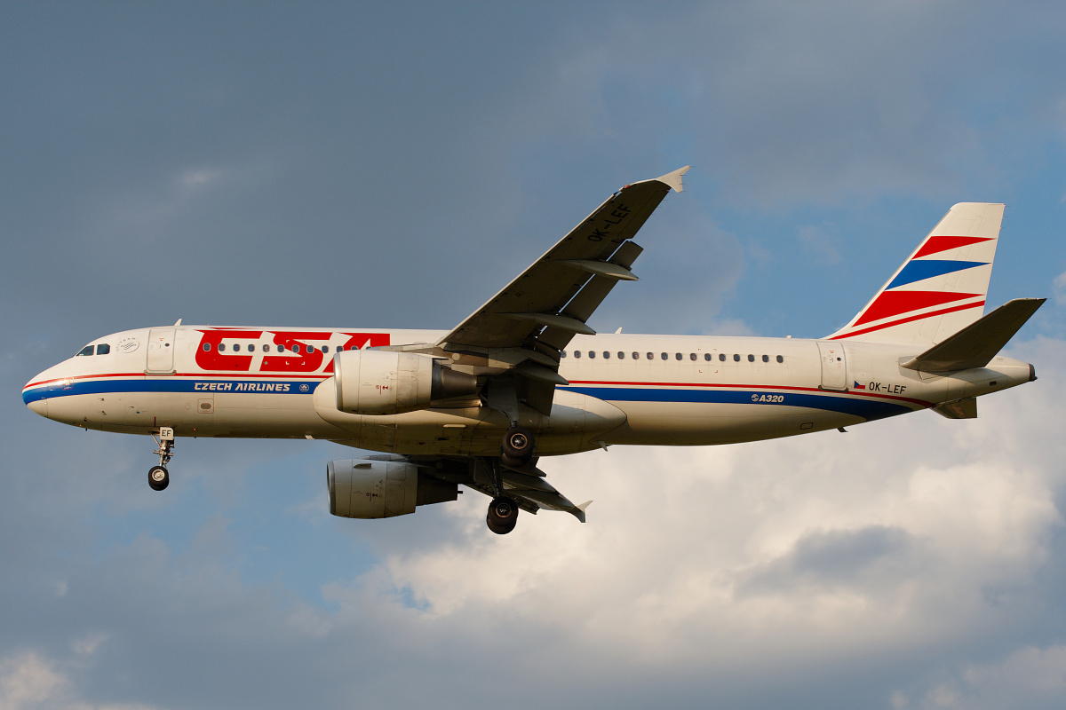 OK-LEF, CSA Czech Airlines (Samoloty » Spotting na EPWA » Airbus A320-200)