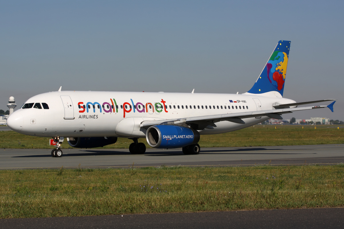SP-HAI (Samoloty » Spotting na EPWA » Airbus A320-200 » Small Planet Airlines)