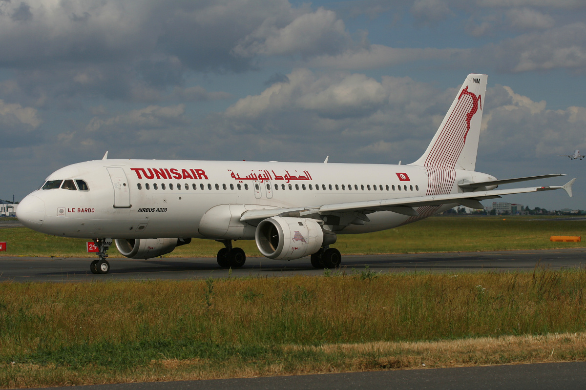 TS-IMM, TunisAir (Samoloty » Spotting na EPWA » Airbus A320-200)