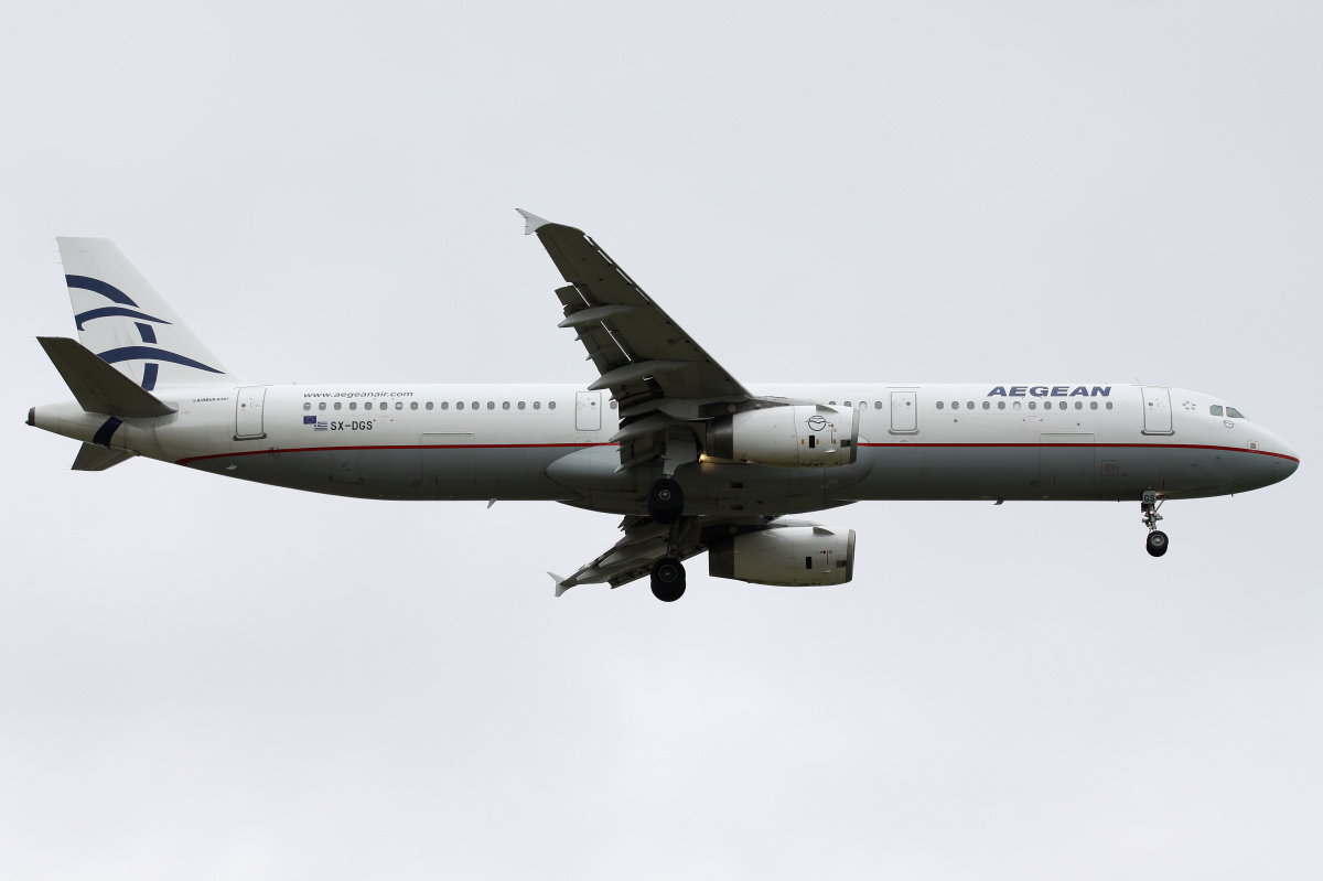 SX-DGS, Aegean Airlines (Samoloty » Spotting na EPWA » Airbus A321-200)