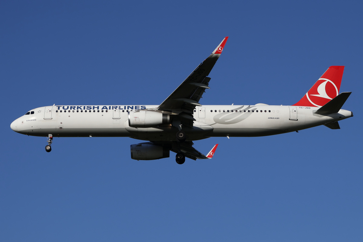 TC-JSO (Samoloty » Spotting na EPWA » Airbus A321-200 » THY Turkish Airlines)