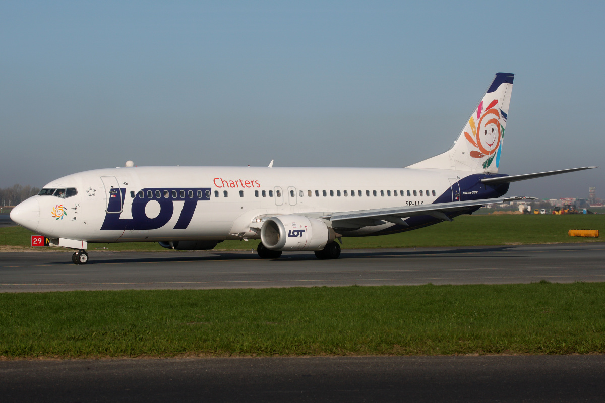 SP-LLK (nowe malowanie) (Samoloty » Spotting na EPWA » Boeing 737-400 » LOT Charters)