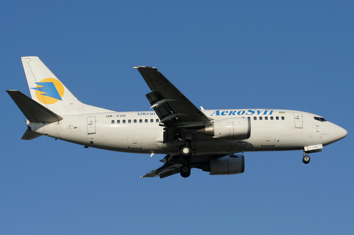 UR-VVD, AeroSvit Ukrainian Airlines (Samoloty » Spotting na EPWA » Boeing 737-500)