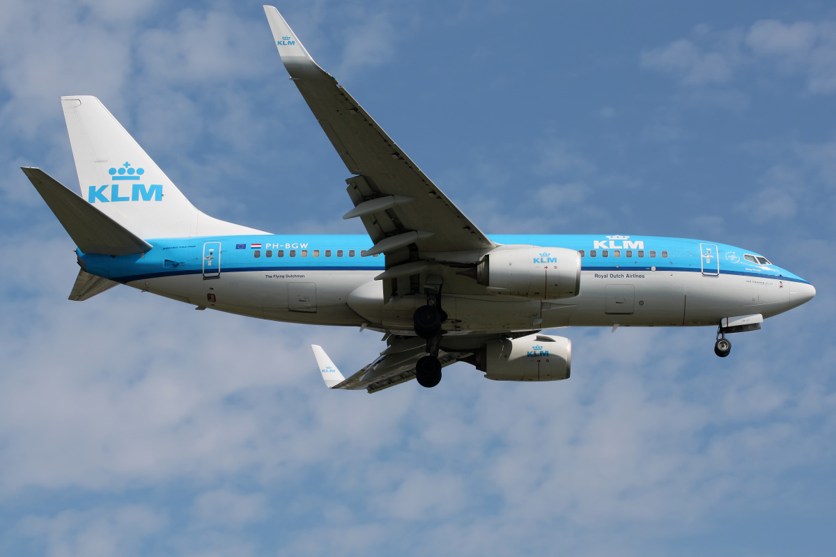 PH-BGW (Samoloty » Spotting na EPWA » Boeing 737-700 » KLM Royal Dutch Airlines)