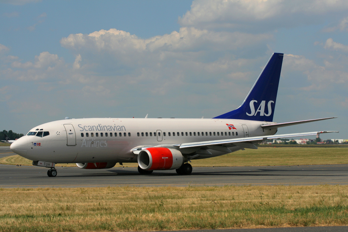 LN-TUH, SAS Scandinavian Airlines (Samoloty » Spotting na EPWA » Boeing 737-700)