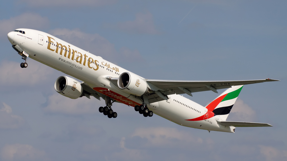 A6-ENA (Aircraft » EPWA Spotting » Boeing 777-300ER » Emirates)
