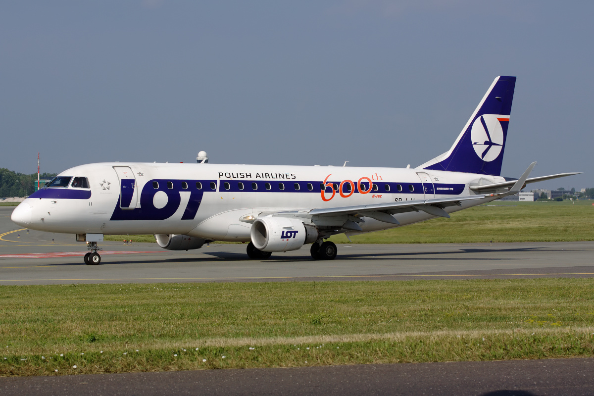 SP-LII (malowanie 600th E-jet) (Samoloty » Spotting na EPWA » Embraer E175 » Polskie Linie Lotnicze LOT)