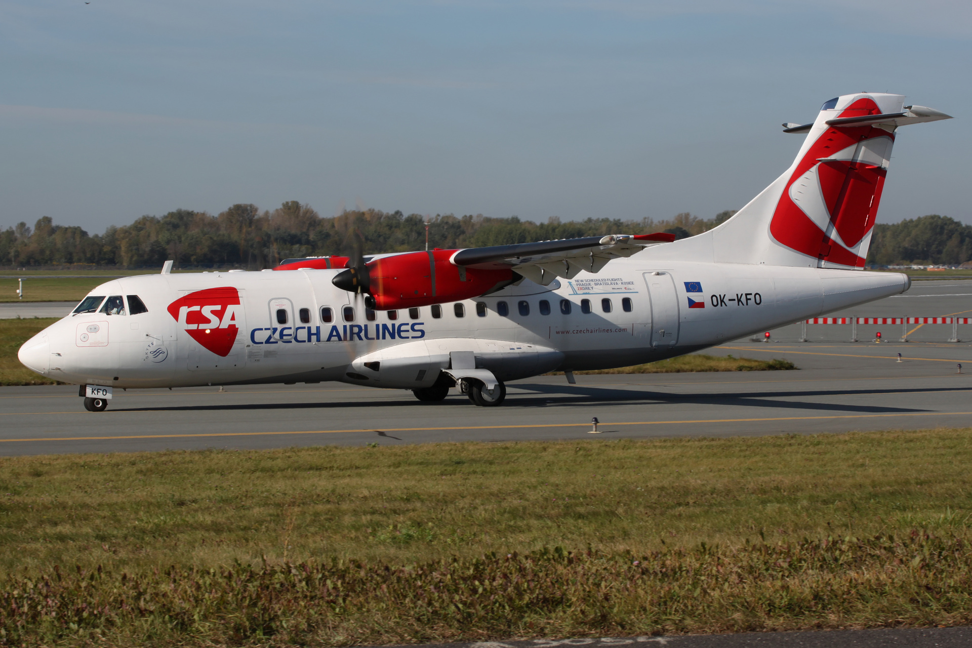 OK-KFO (new livery) (Aircraft » EPWA Spotting » ATR 42 » CSA Czech Airlines)