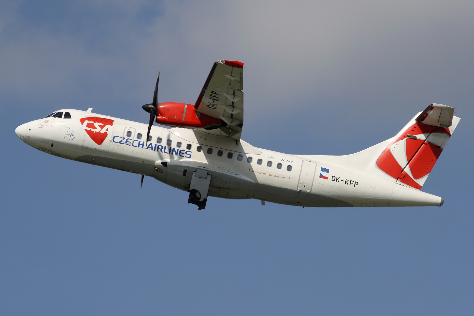 OK-KFP (Samoloty » Spotting na EPWA » ATR 42 » CSA Czech Airlines)