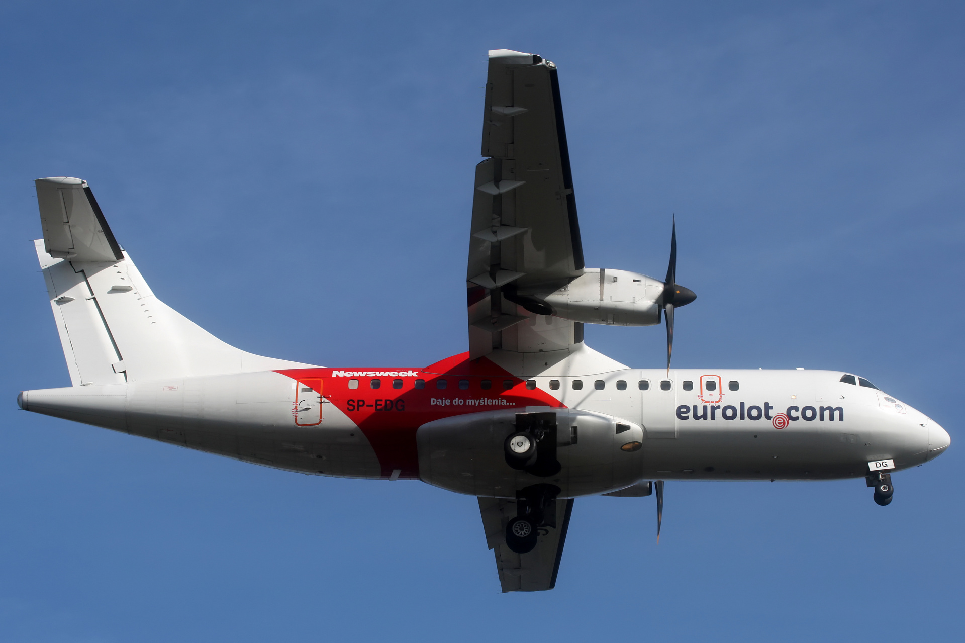 SP-EDG (malowanie Newsweek) (Samoloty » Spotting na EPWA » ATR 42 » EuroLOT)