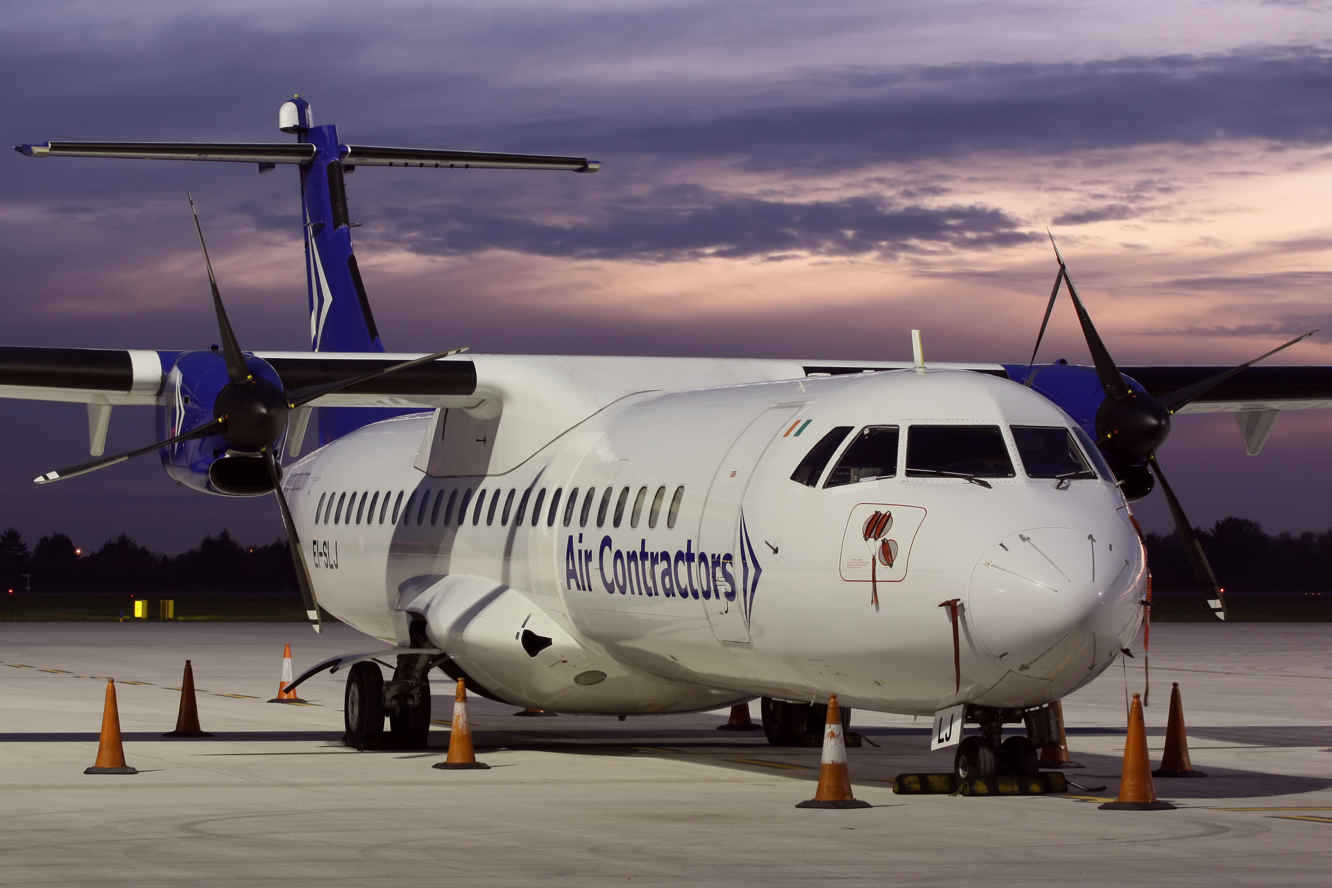 EI-SLJ, Air Contractors (Aircraft » EPWA Spotting » ATR 72)