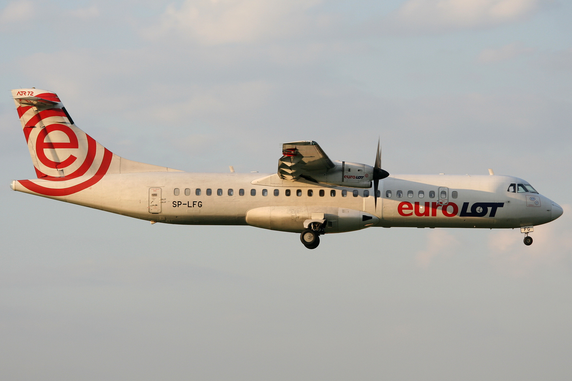 SP-LFG (Samoloty » Spotting na EPWA » ATR 72 » EuroLOT)