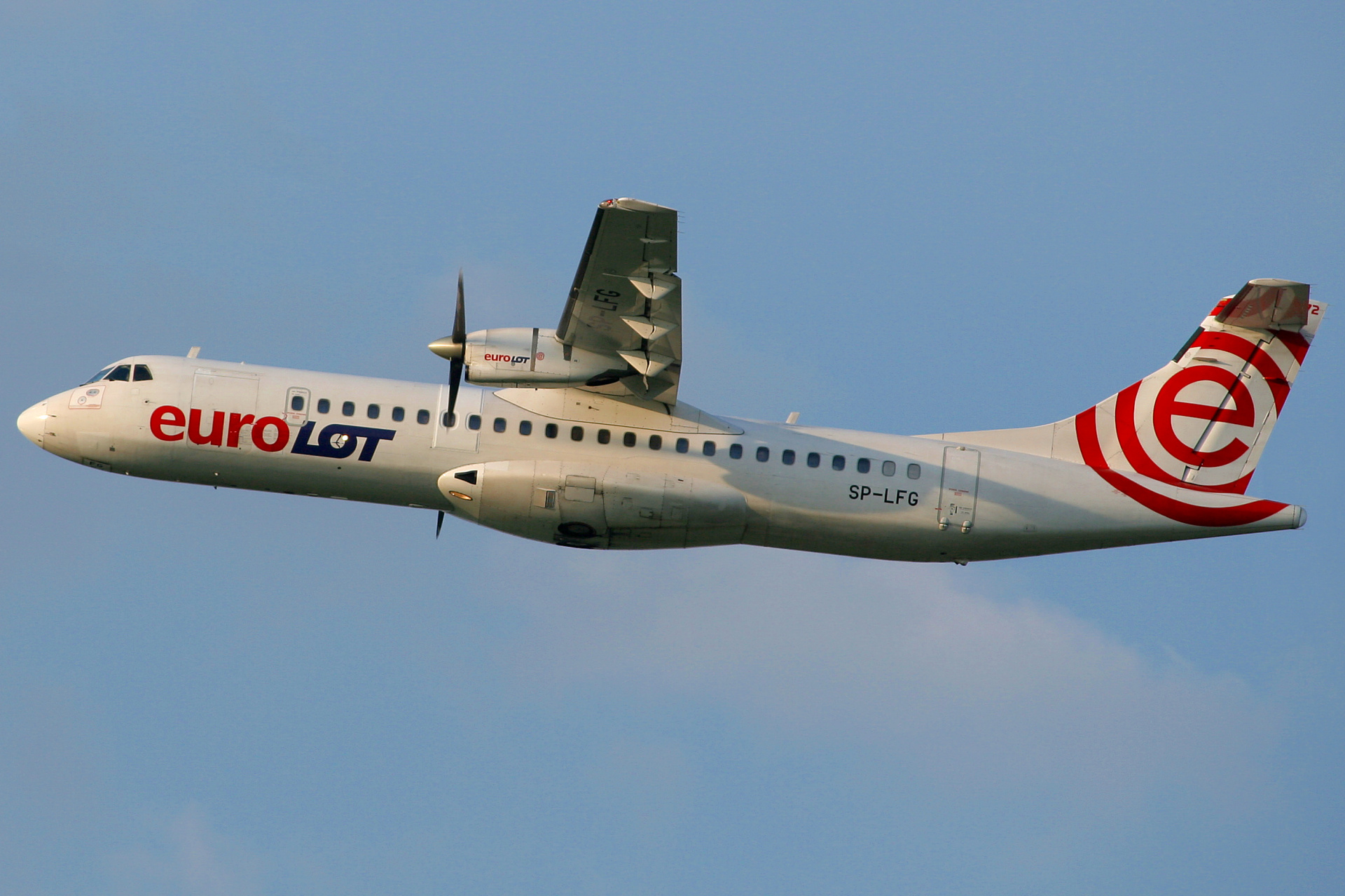 SP-LFG (Samoloty » Spotting na EPWA » ATR 72 » EuroLOT)