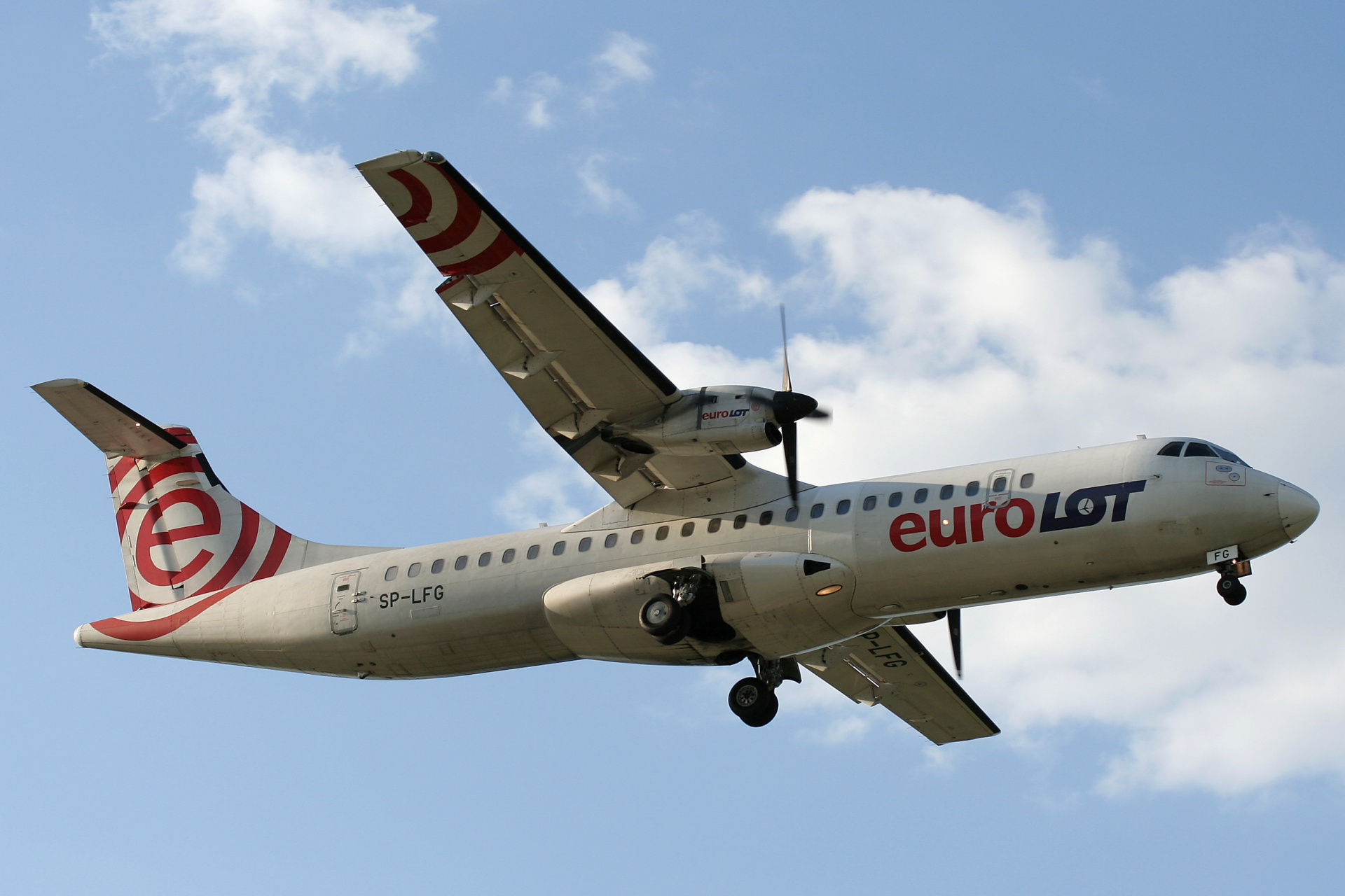 SP-LFG (Aircraft » EPWA Spotting » ATR 72 » EuroLOT)