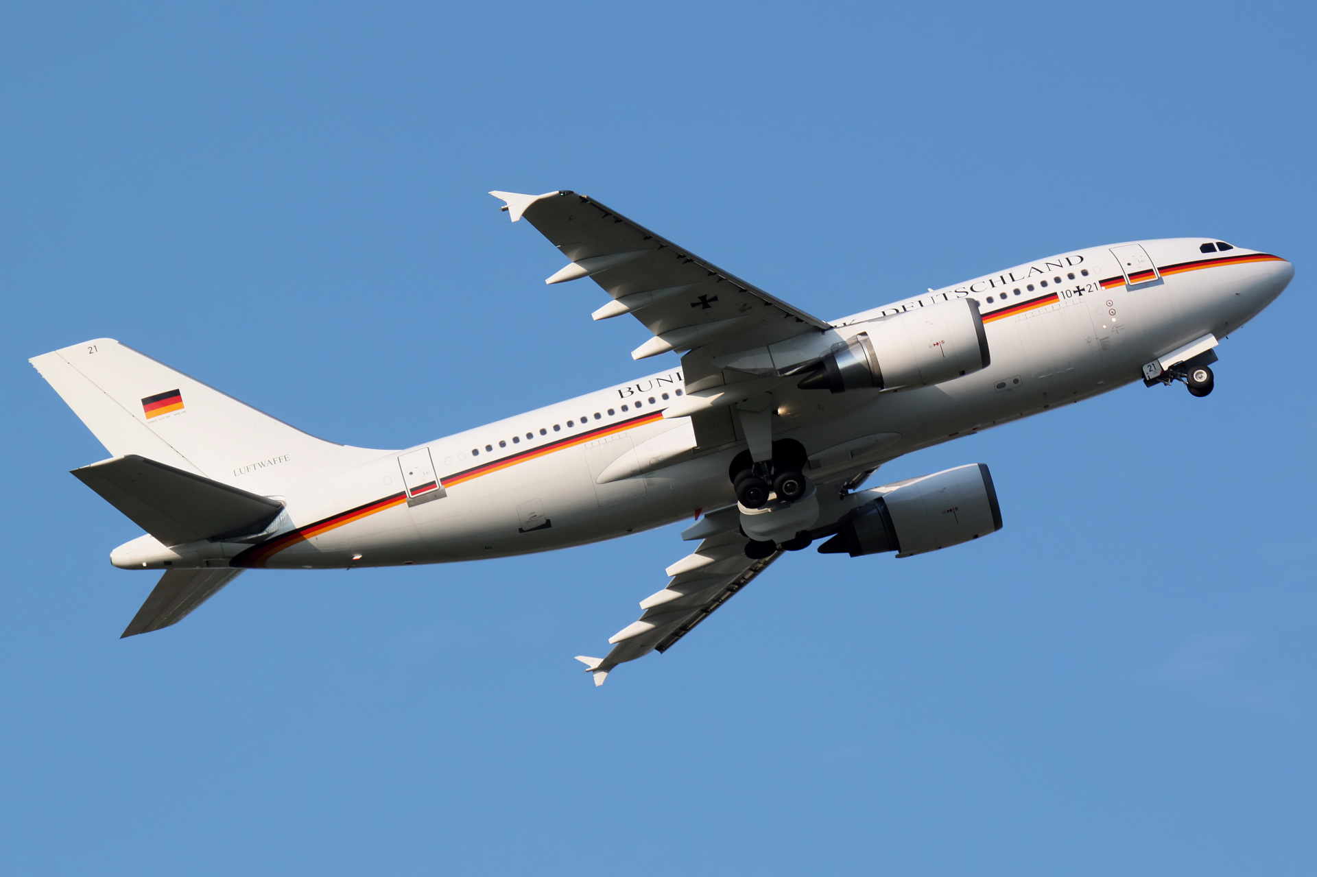 10+21, Niemieckie Siły Powietrzne (Luftwaffe) (Samoloty » Spotting na EPWA » Airbus A310-300)