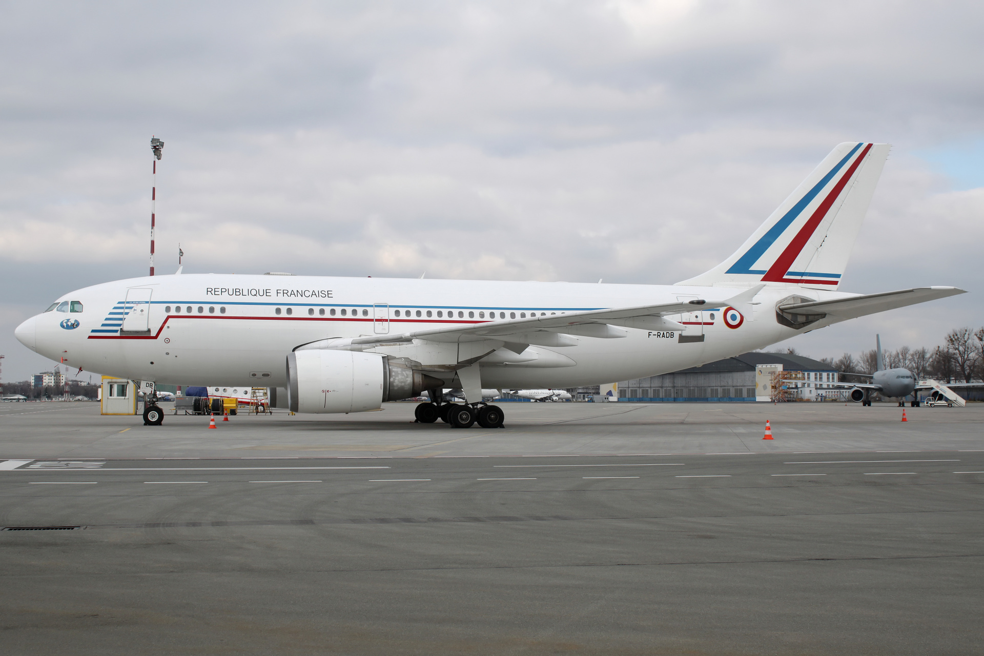 F-RADB, Francuskie Siły Powietrzne (Samoloty » Spotting na EPWA » Airbus A310-300)