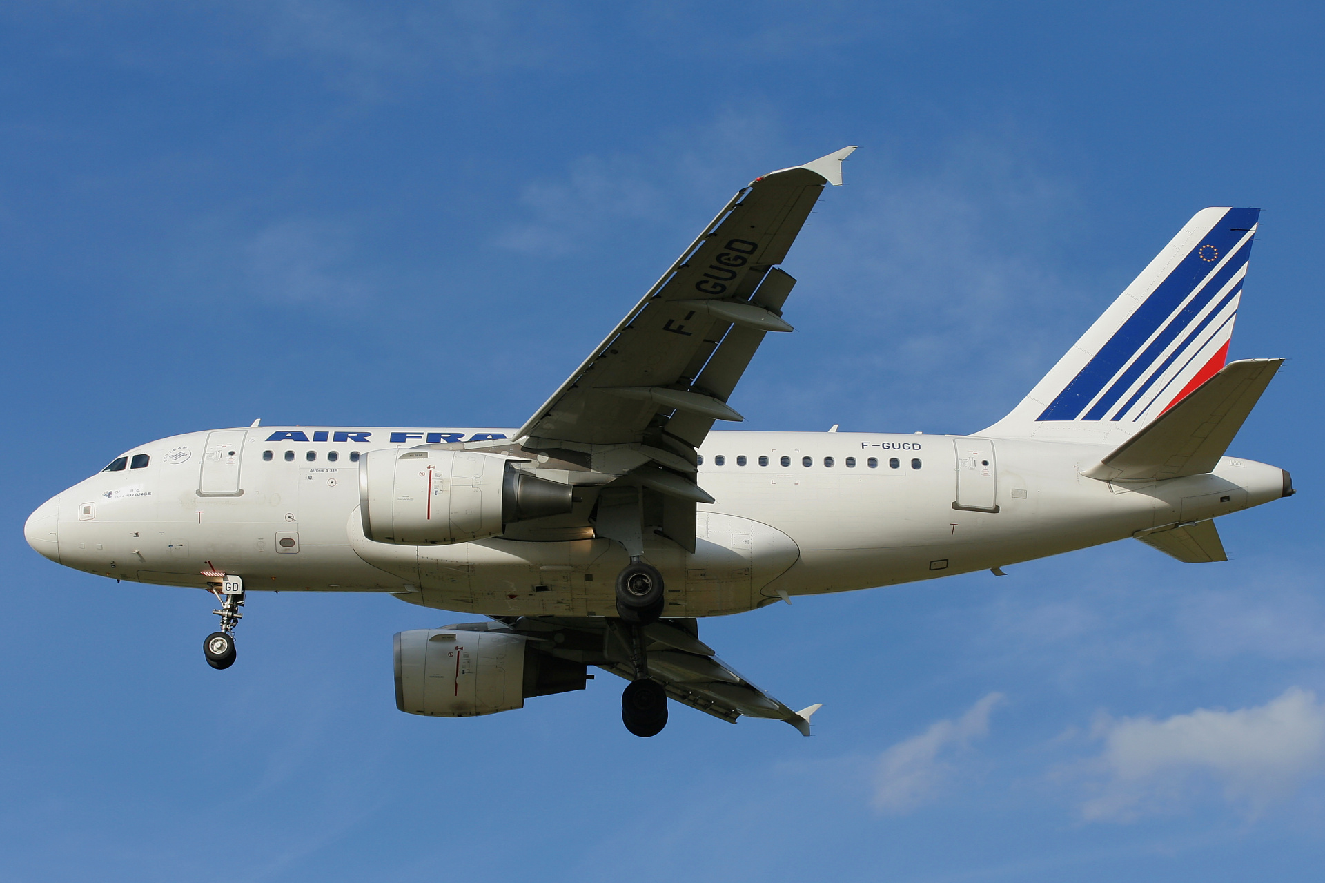 F-GUGD (Aircraft » EPWA Spotting » Airbus A318-100 » Air France)