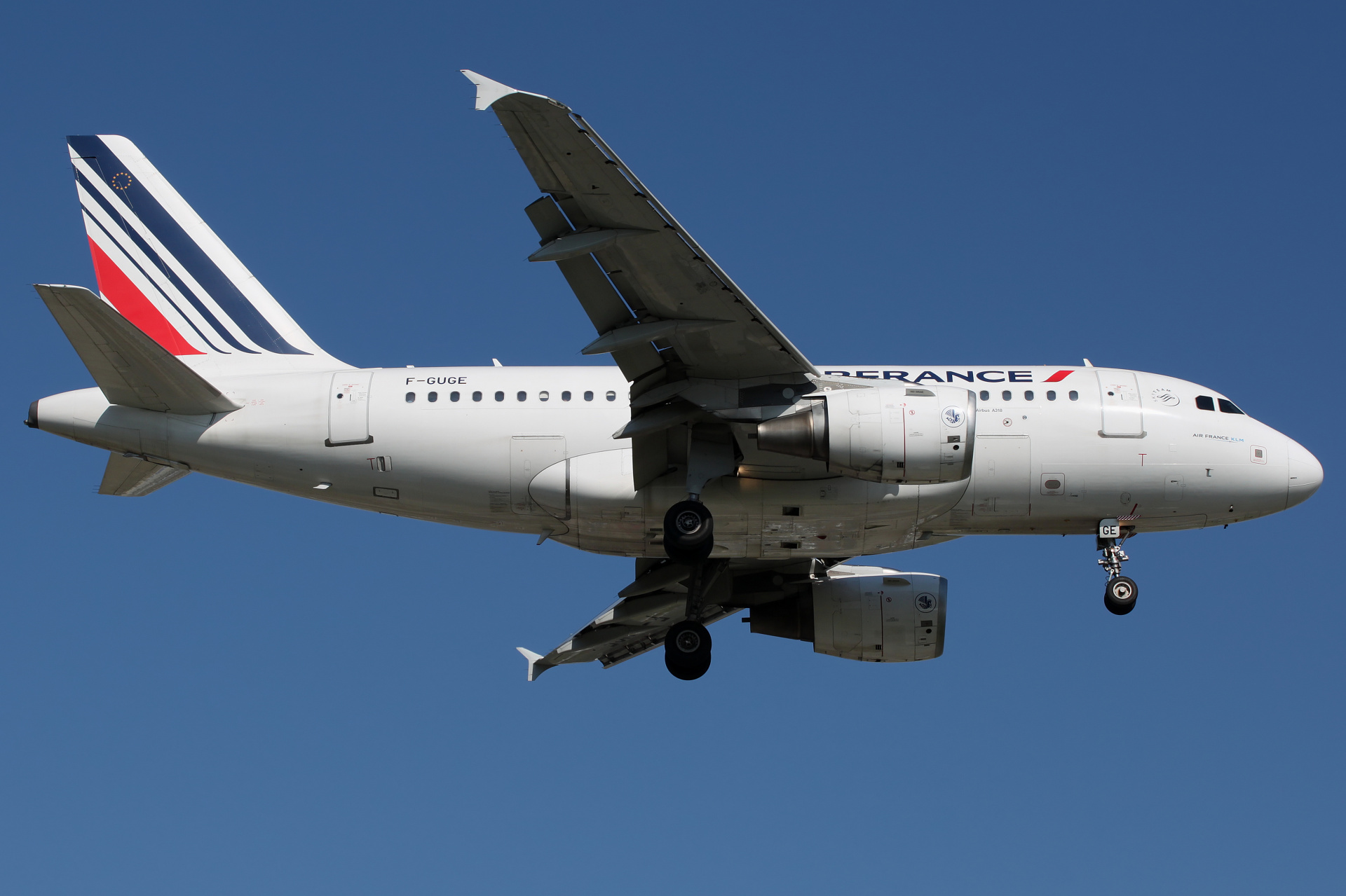 F-GUGE (Aircraft » EPWA Spotting » Airbus A318-100 » Air France)