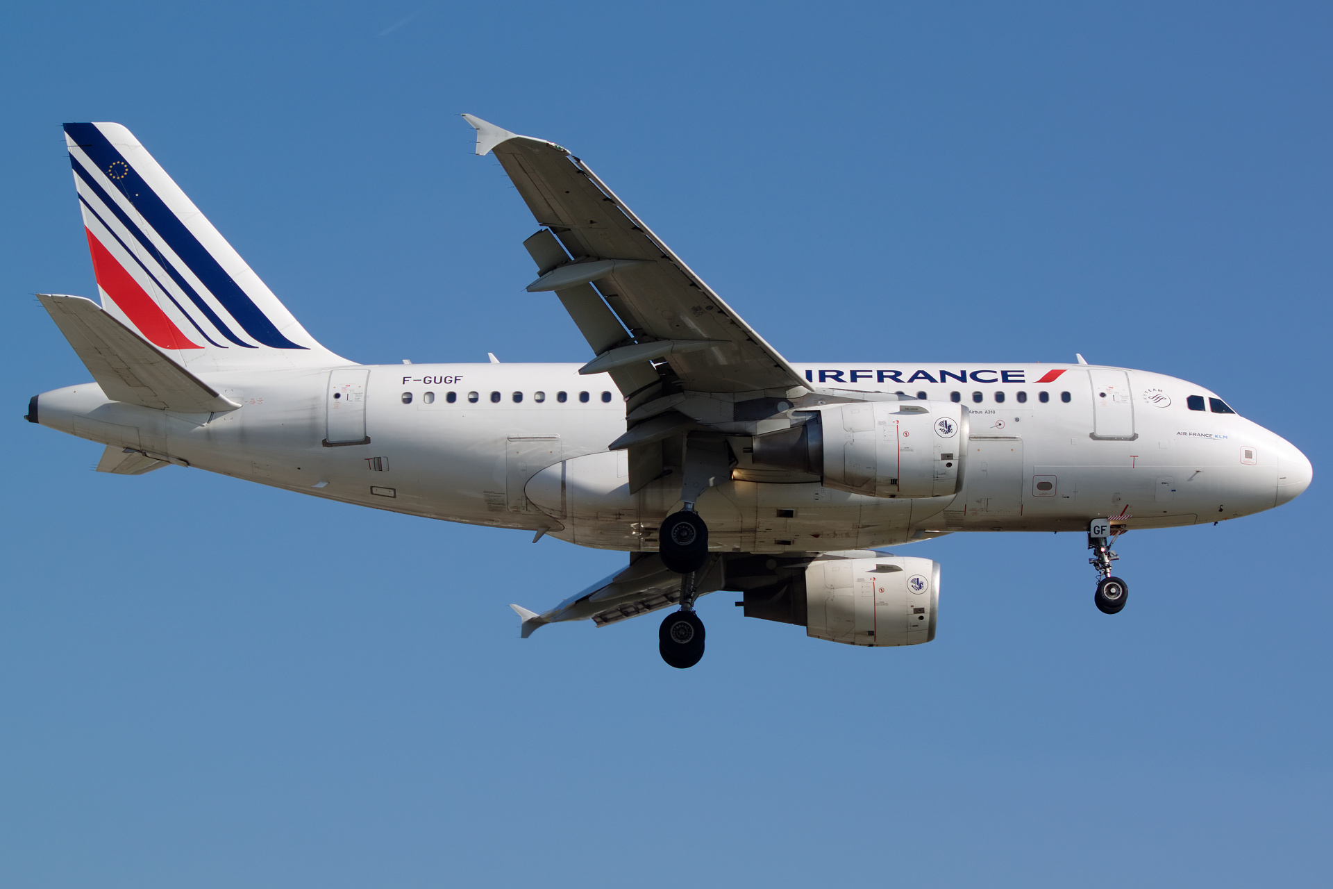 F-GUGF (Aircraft » EPWA Spotting » Airbus A318-100 » Air France)