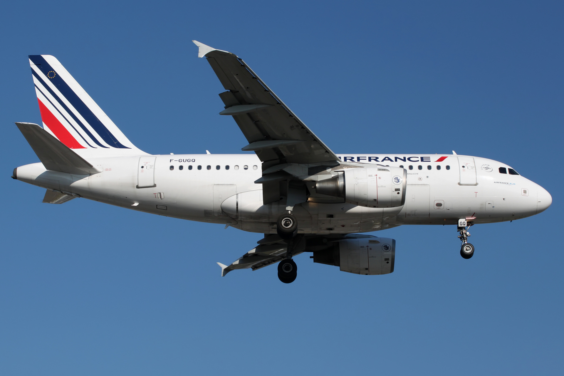 F-GUGQ (Aircraft » EPWA Spotting » Airbus A318-100 » Air France)