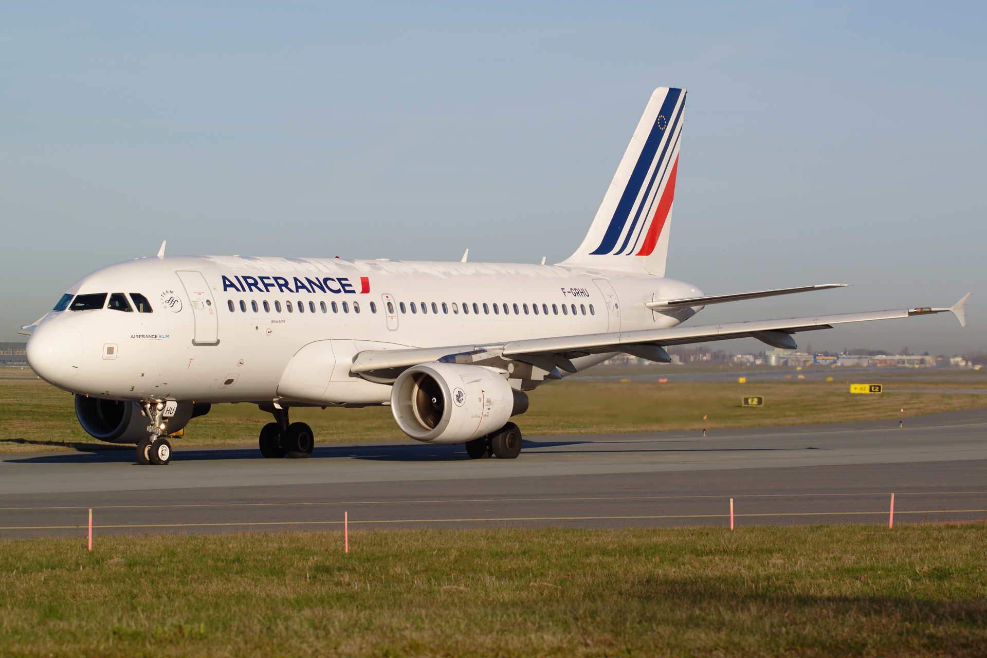 F-GRHU (nowe malowanie) (Samoloty » Spotting na EPWA » Airbus A319-100 » Air France)