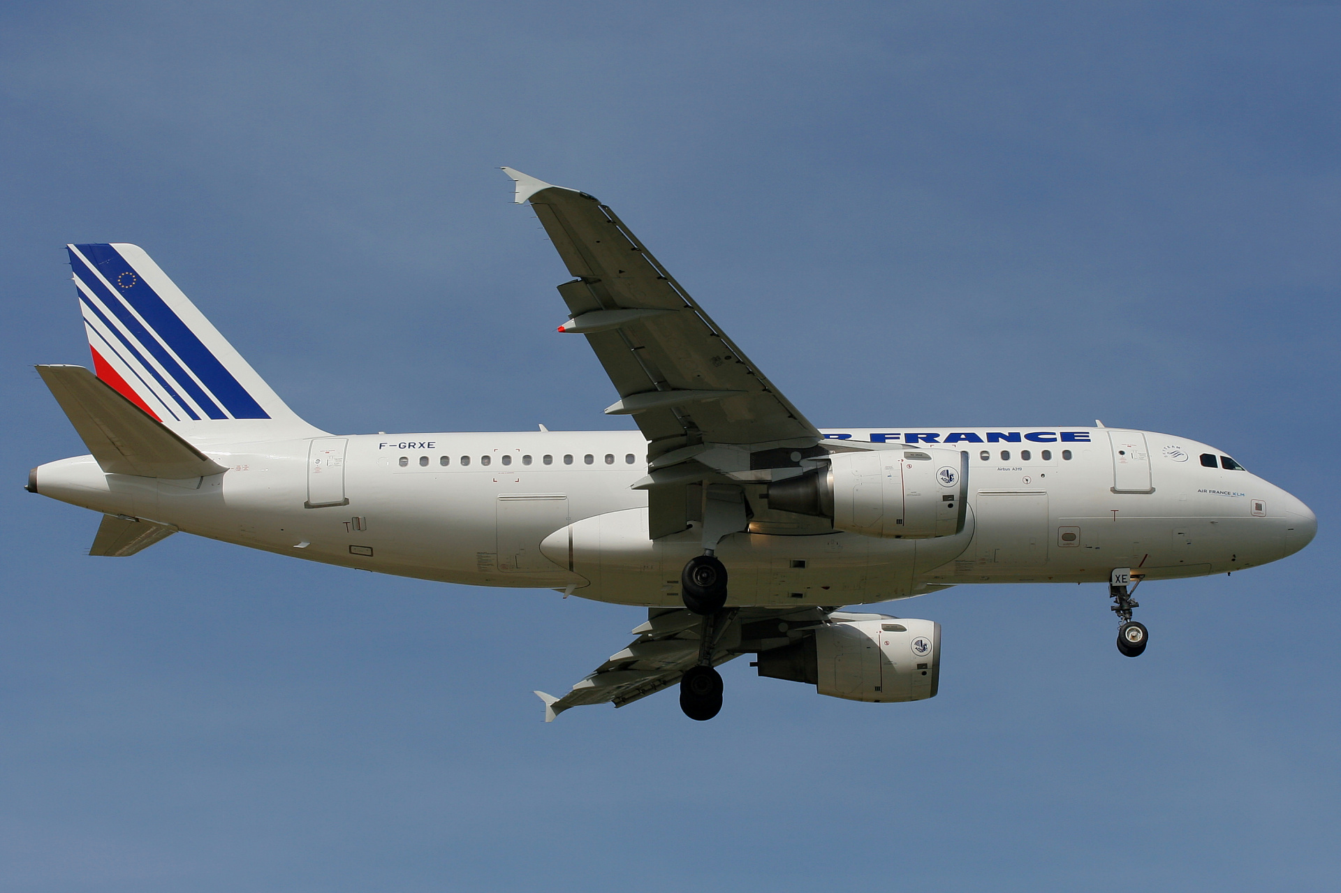 F-GRXE (Aircraft » EPWA Spotting » Airbus A319-100 » Air France)