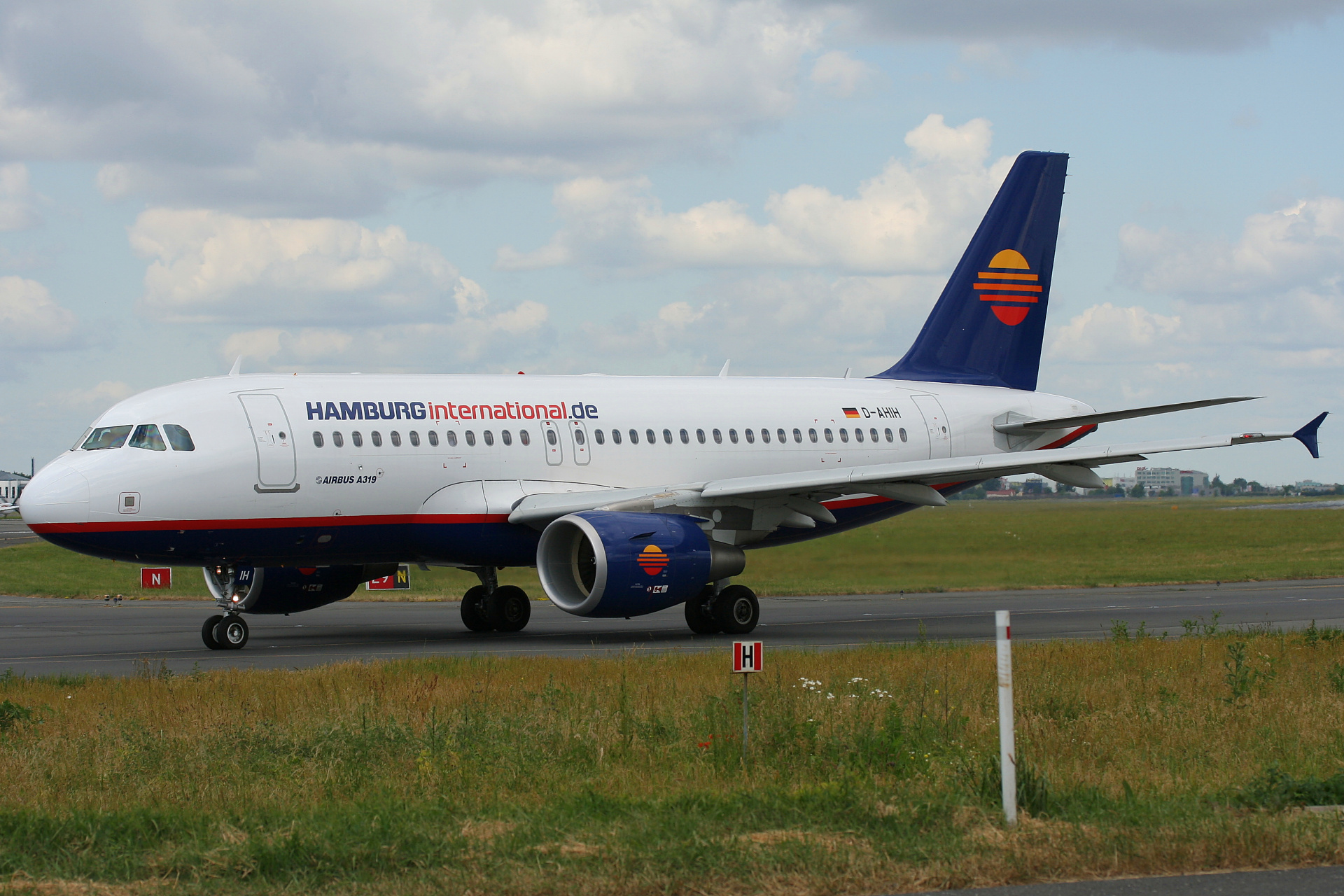 D-AHIH, Hamburg International (Samoloty » Spotting na EPWA » Airbus A319-100)