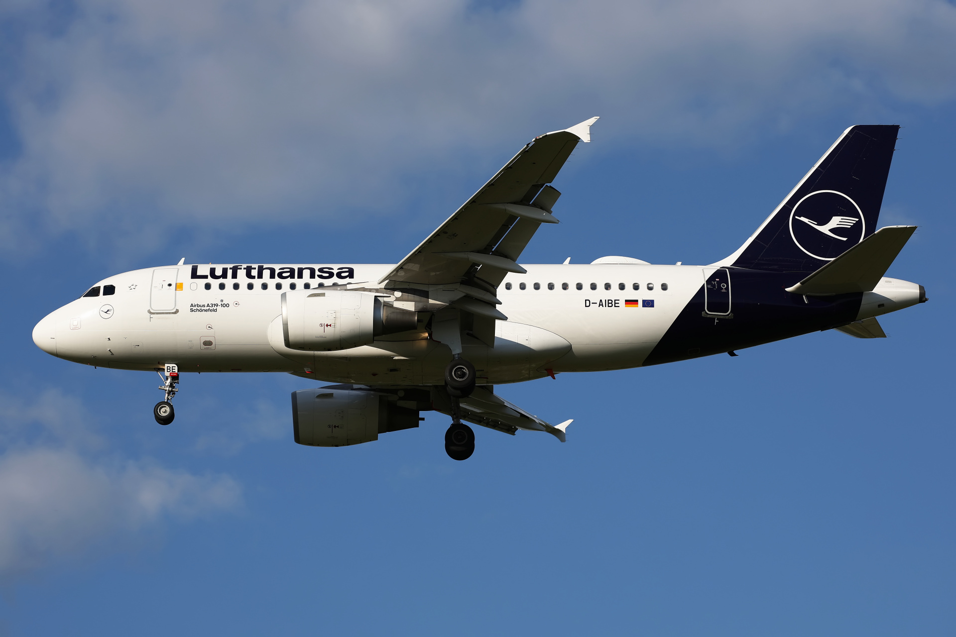D-AIBE (Aircraft » EPWA Spotting » Airbus A319-100 » Lufthansa)