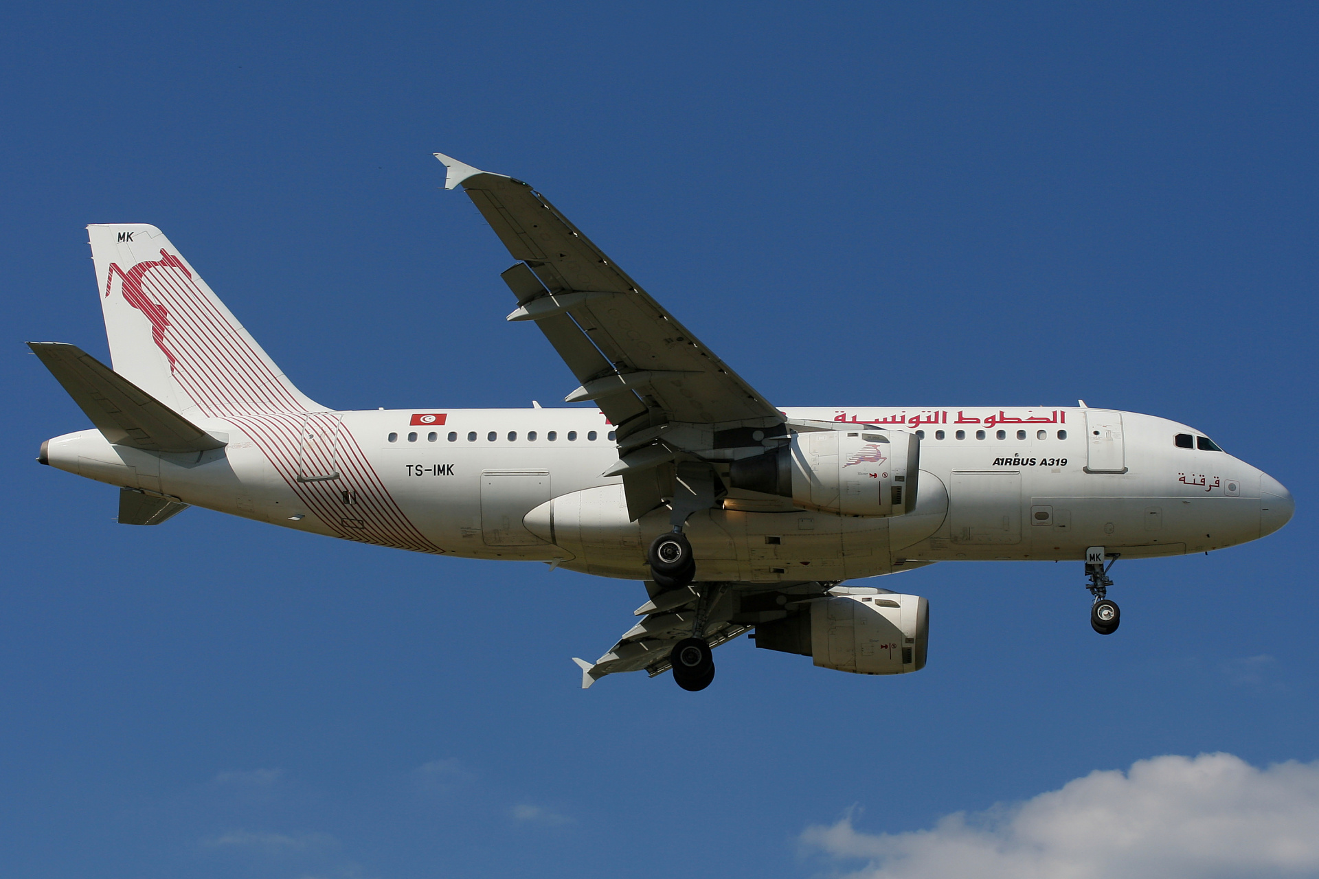 TS-IMK, TunisAir (Samoloty » Spotting na EPWA » Airbus A319-100)