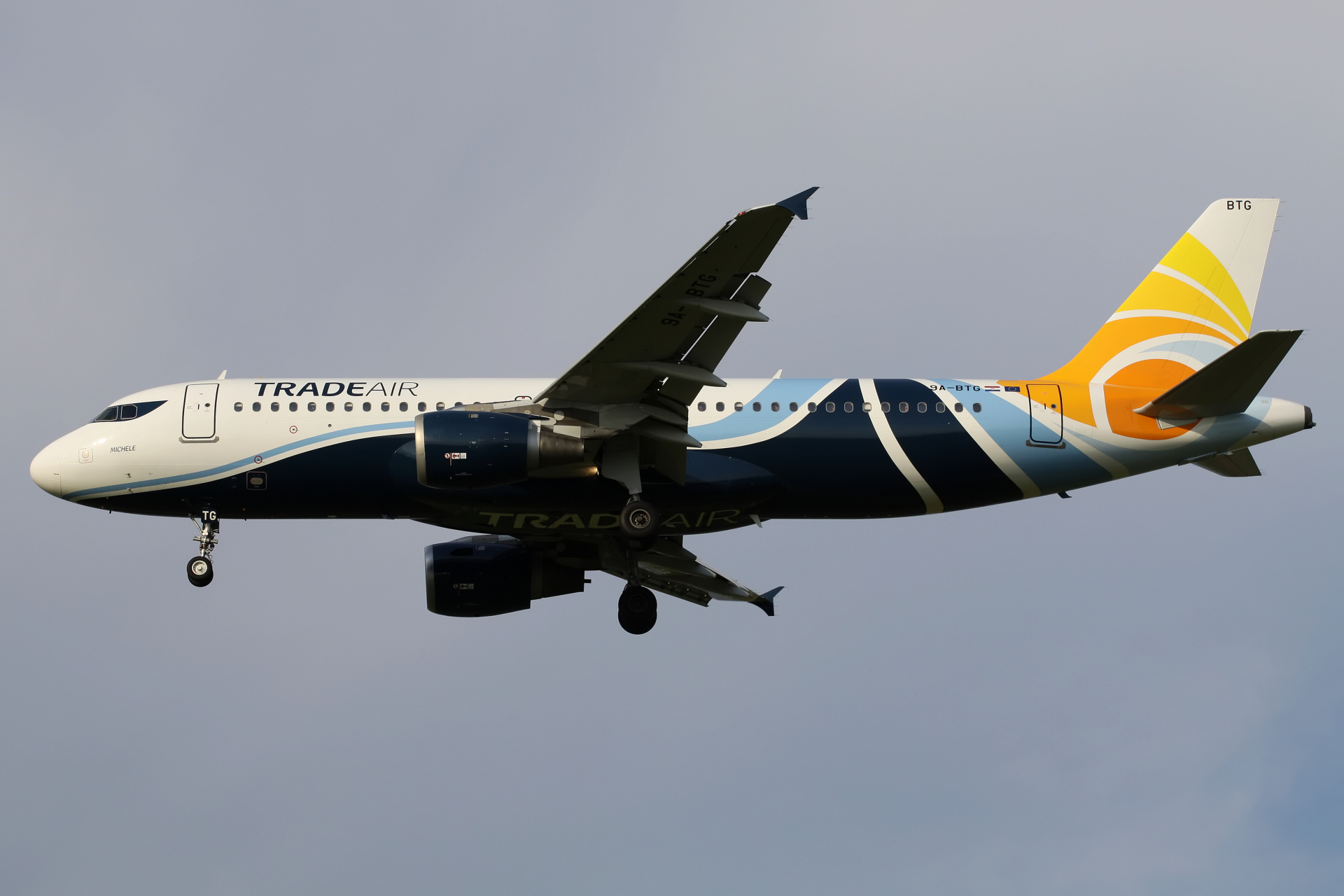 9A-BTG, Trade Air (Samoloty » Spotting na EPWA » Airbus A320-200)