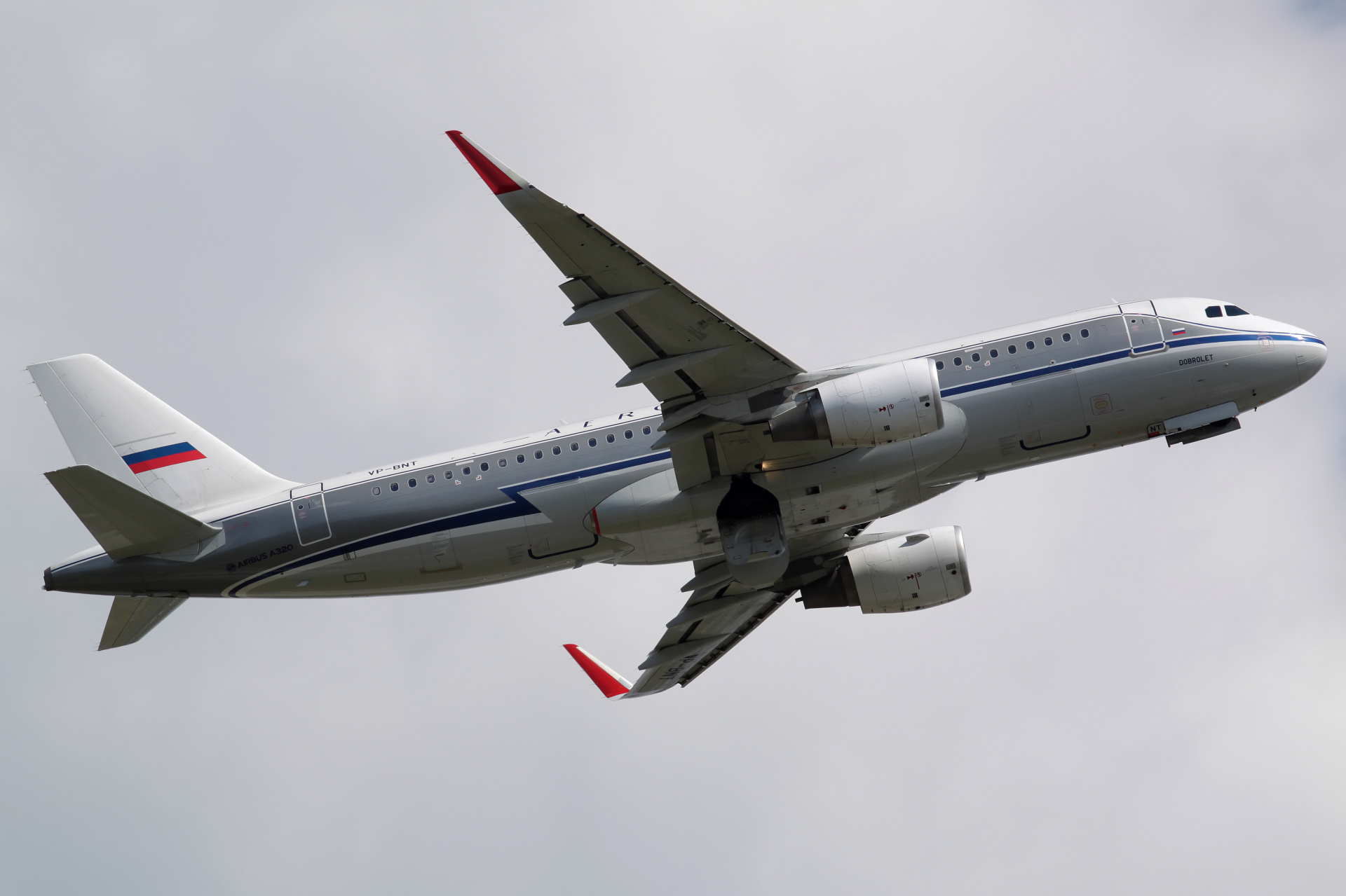 VP-BNT (malowanie retro) (Samoloty » Spotting na EPWA » Airbus A320-200 » Aeroflot Russian Airlines)