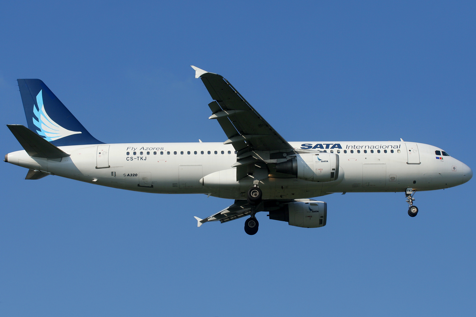 CS-TKJ, SATA Internacional (Samoloty » Spotting na EPWA » Airbus A320-200)